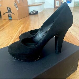 Dolce Gabbana black suede pump
